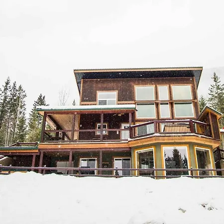 Cedar House Restaurant & Chalets Golden Exterior photo