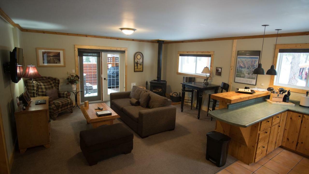 Cedar House Restaurant&chalets Lodge