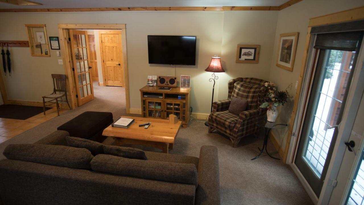 Cedar House Restaurant&chalets * Golden