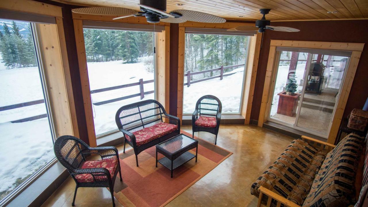 Cedar House Restaurant&chalets Golden