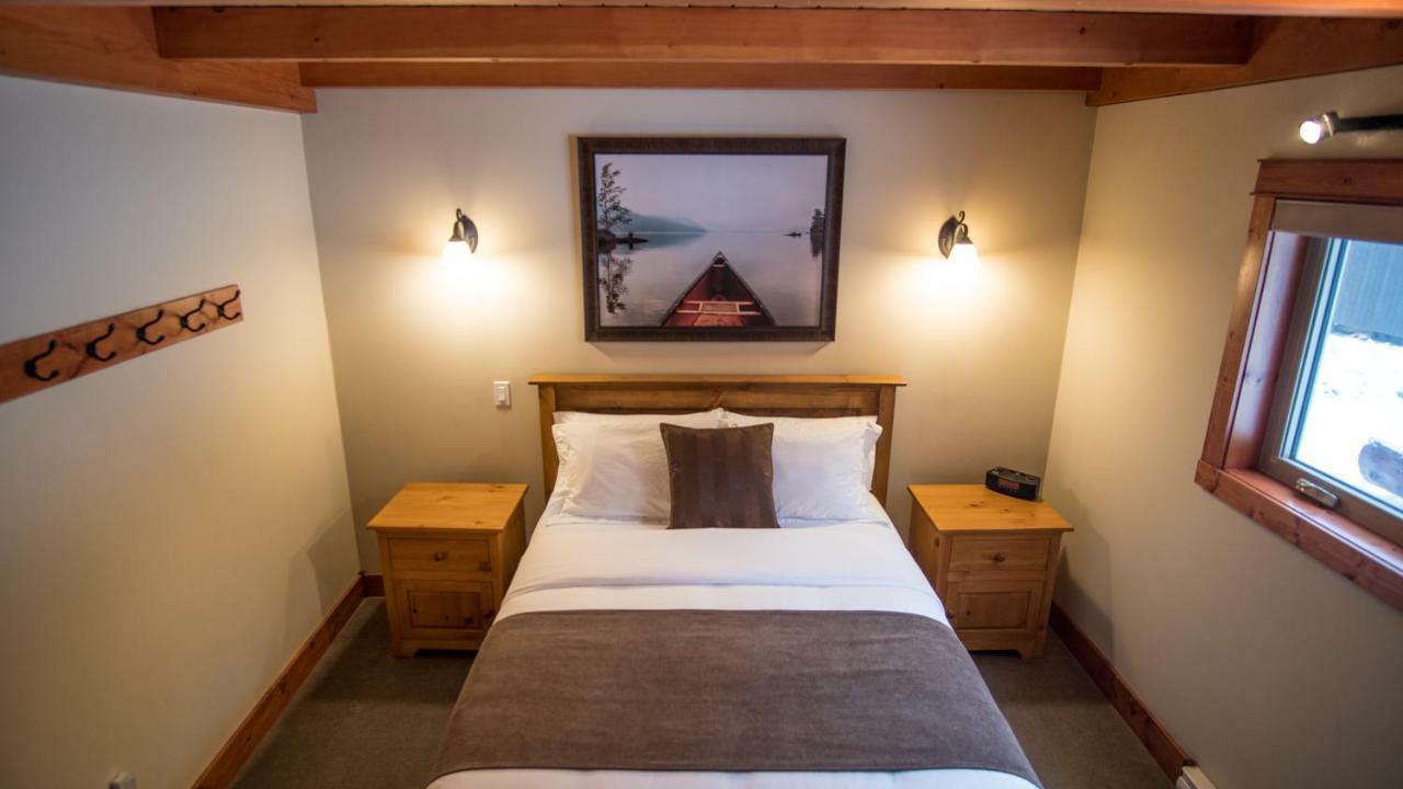 Cedar House Restaurant & Chalets Lodge *