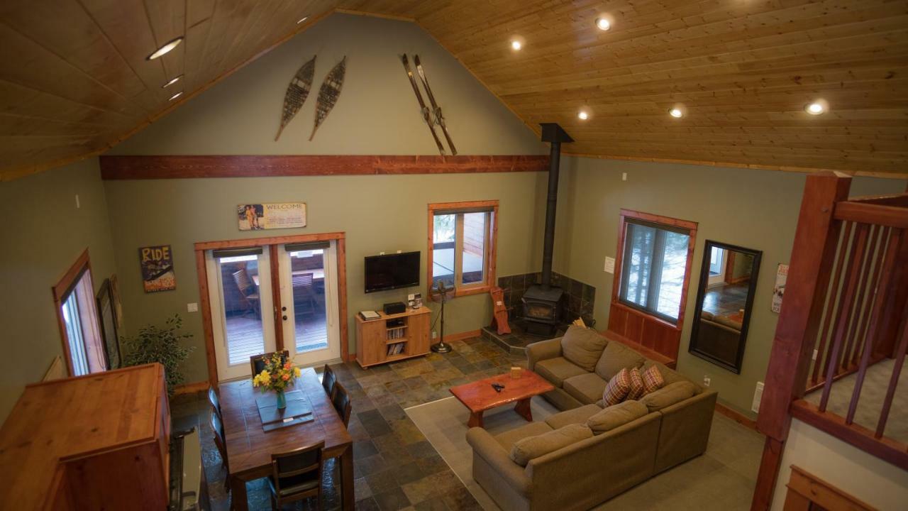 Cedar House Restaurant&chalets * Golden