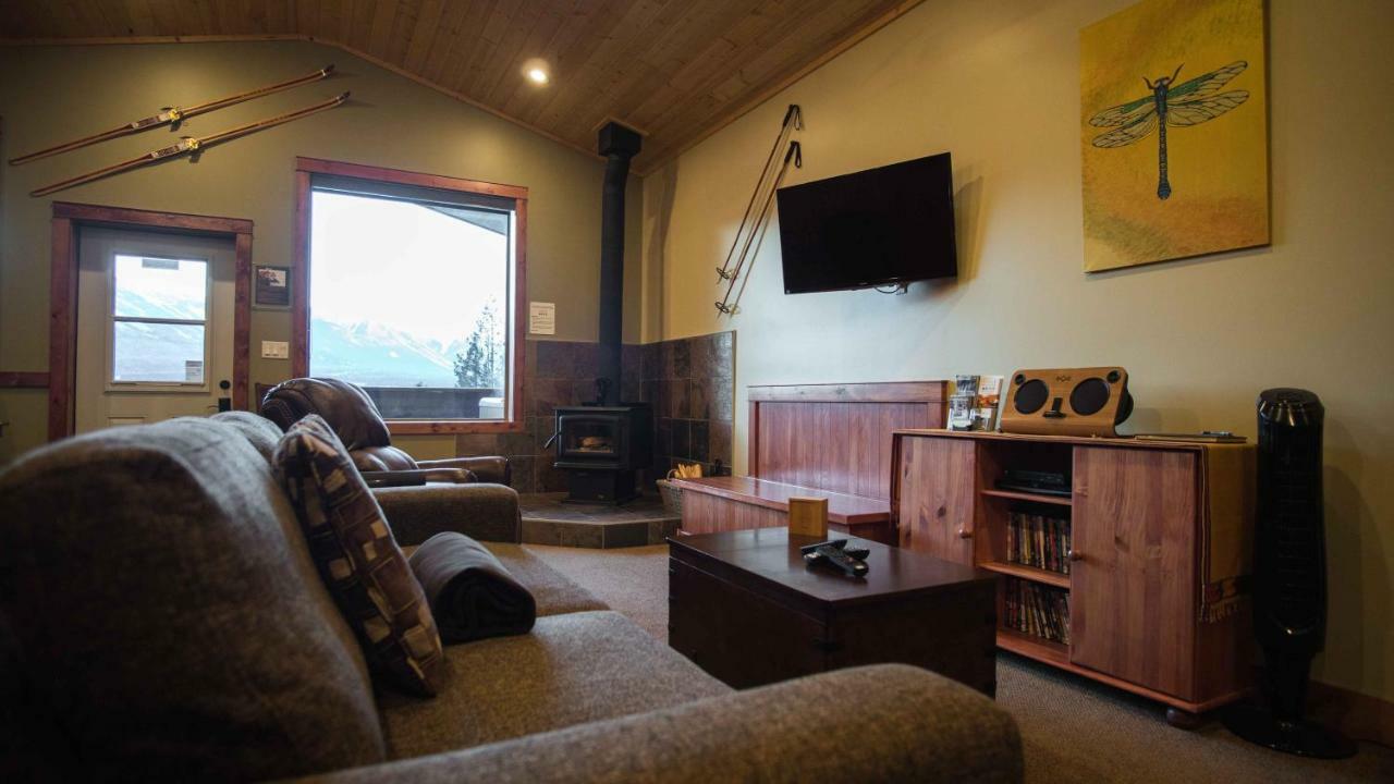 Cedar House Restaurant&chalets * Golden