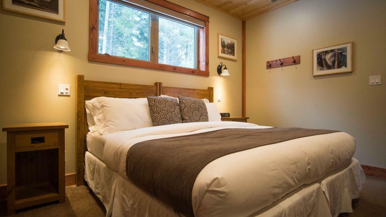 Lodge Cedar House Restaurant & Chalets