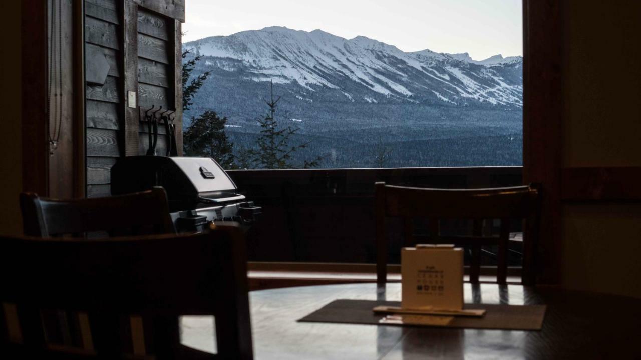 Cedar House Restaurant & Chalets *