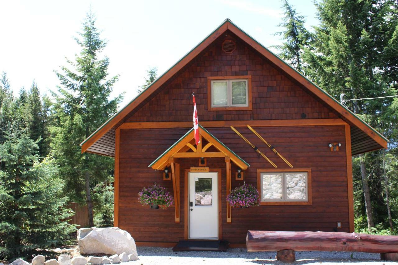 Cedar House Restaurant&chalets * Golden