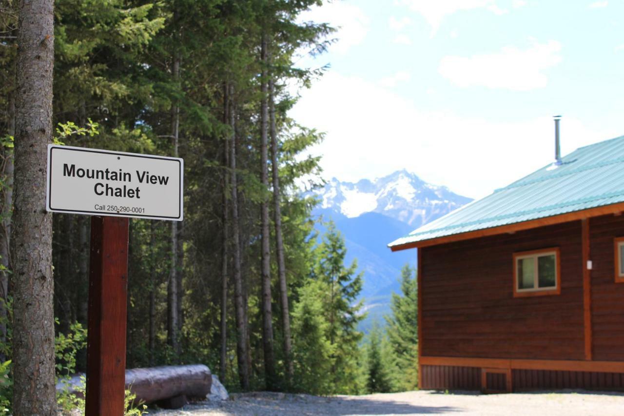 Lodge Cedar House Restaurant & Chalets